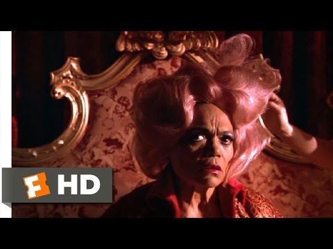 Harriet the Spy (6/10) Movie CLIP - A Good Spy Never Gets Caught (1996) HD