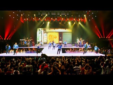 Glee the 3D Concert Movie trailer official