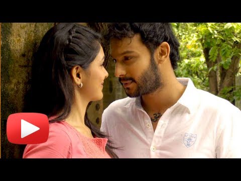 Adinath Kothare Romancing Mrunal Thakur - Hello Nandan - New Marathi Movie
