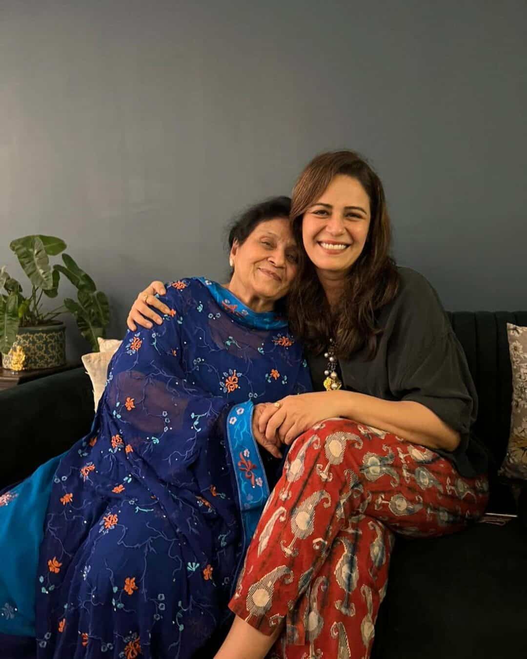 Mona Singh   - Family And Relationships