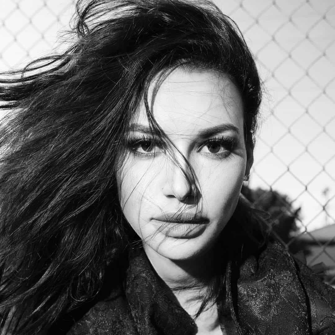 Naya Rivera : Net Worth, Height, Weight, Age, Affairs, Wiki, Facts and Figures 3 Naya Rivera - Selfie