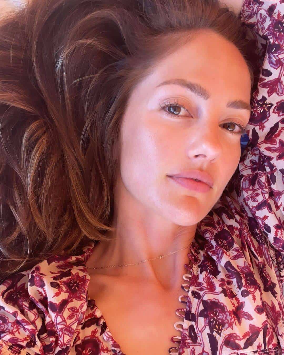 Minka Kelly - Selfie