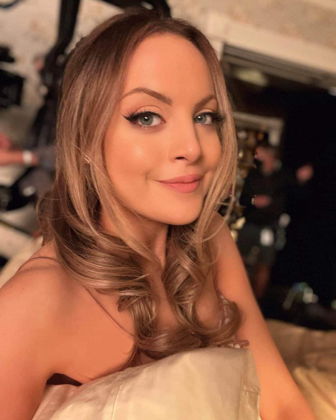 Elizabeth Gillies - Selfie