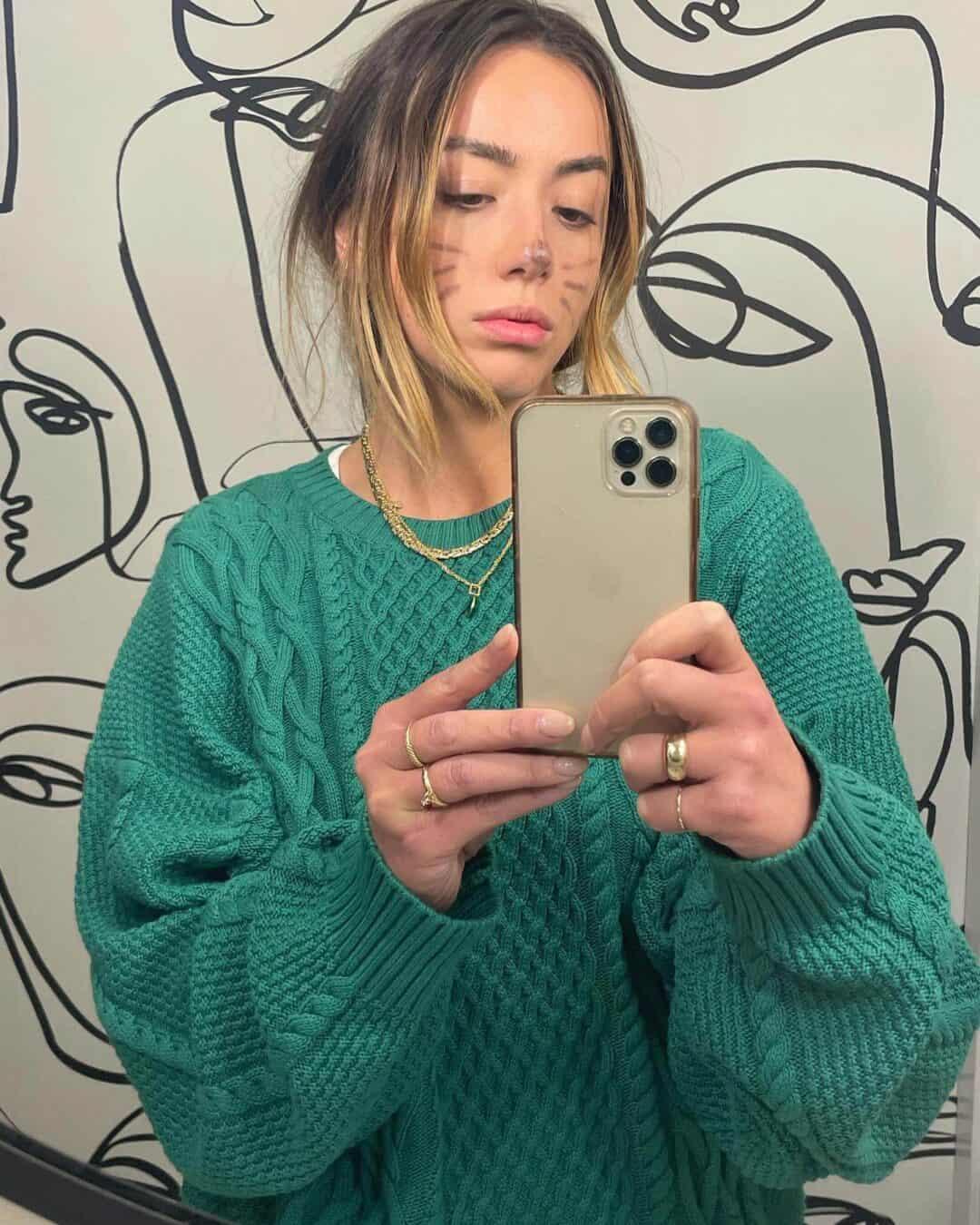 Chloe Bennet - Selfie