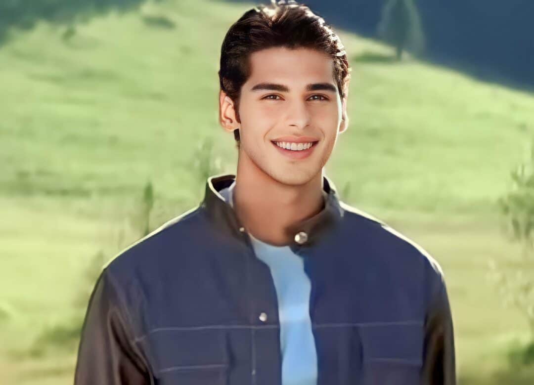 Dino Morea - Early Life And Upbringing