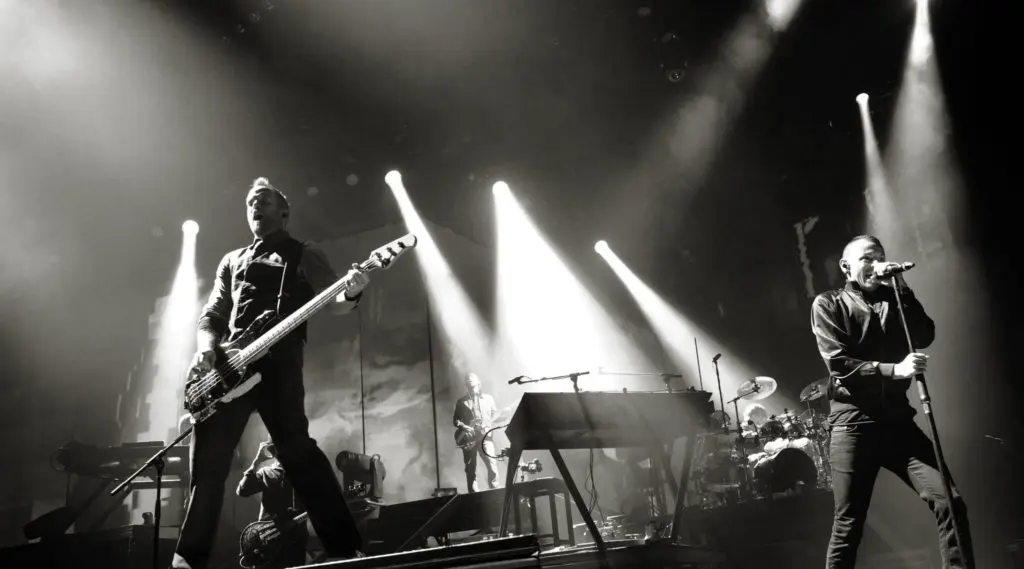 5 Amazing Live Performers - We Would Walk 500 Miles For These Artists 5 Linkinparkberlin2010