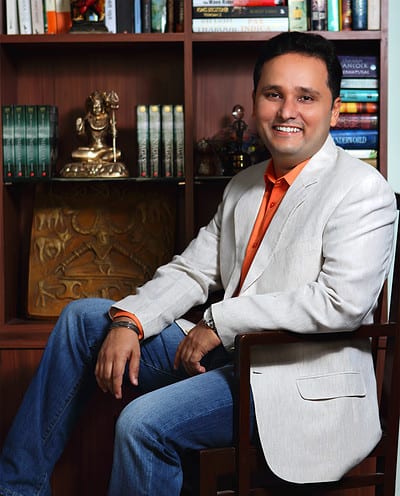 amish-tripathi-height-weight-age-affairs-body-measurements-3