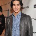 booboo-stewart-height-weight-age-affairs-girlfriend-body-stats-details-3