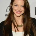 melissa-benoist-height-weight-age-bra-size-body-stats-affairs-boy-friends-details-3