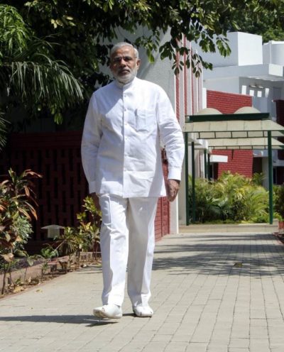narendra-modi-height-weight-age-body-stats-biography-family-pics-3