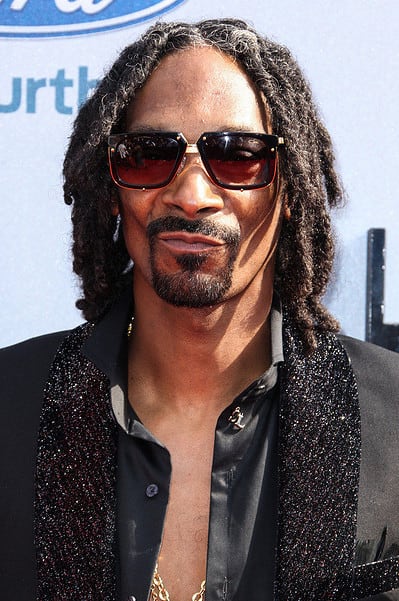 snoop-dogg-height-weight-age-affairs-girlfriend-body-stats-details-3