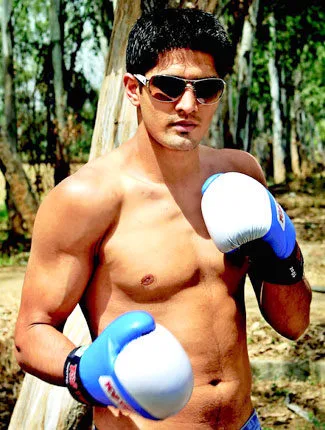 vijender-singh-height-weight-age-affairs-body-measurements-3