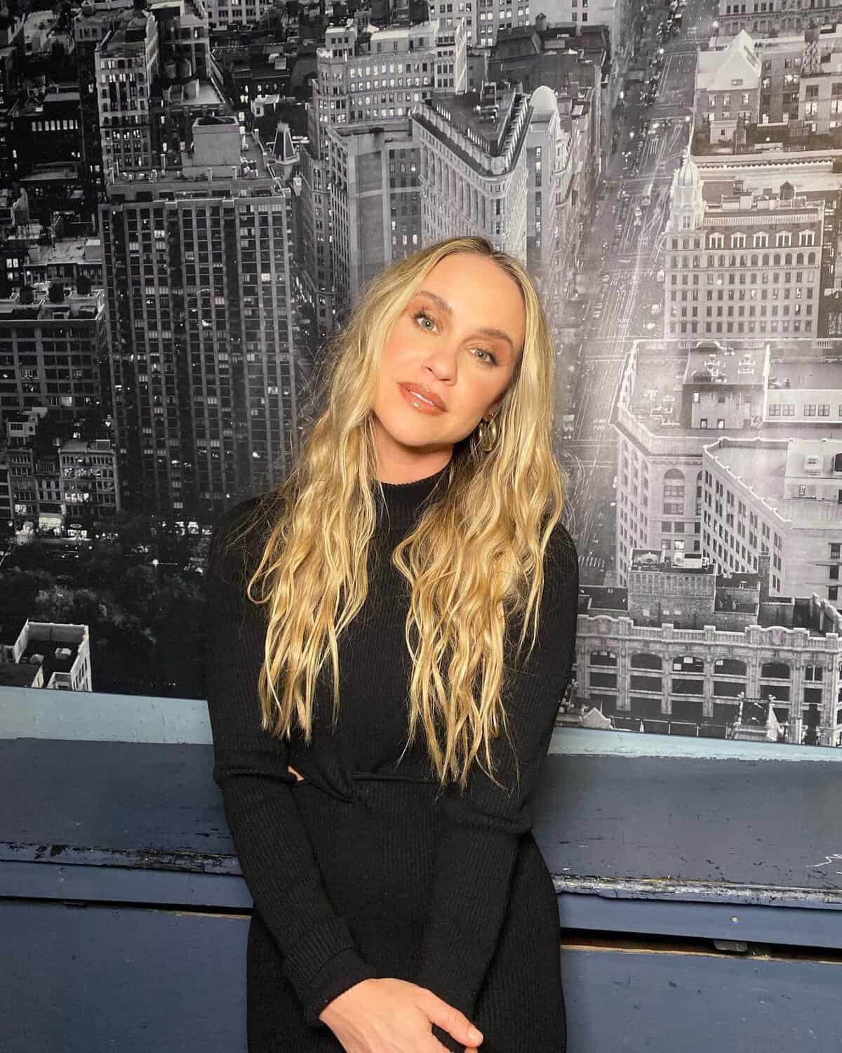 Becca Tobin: Net Worth, Age, Height, Career & Personal Life Insights