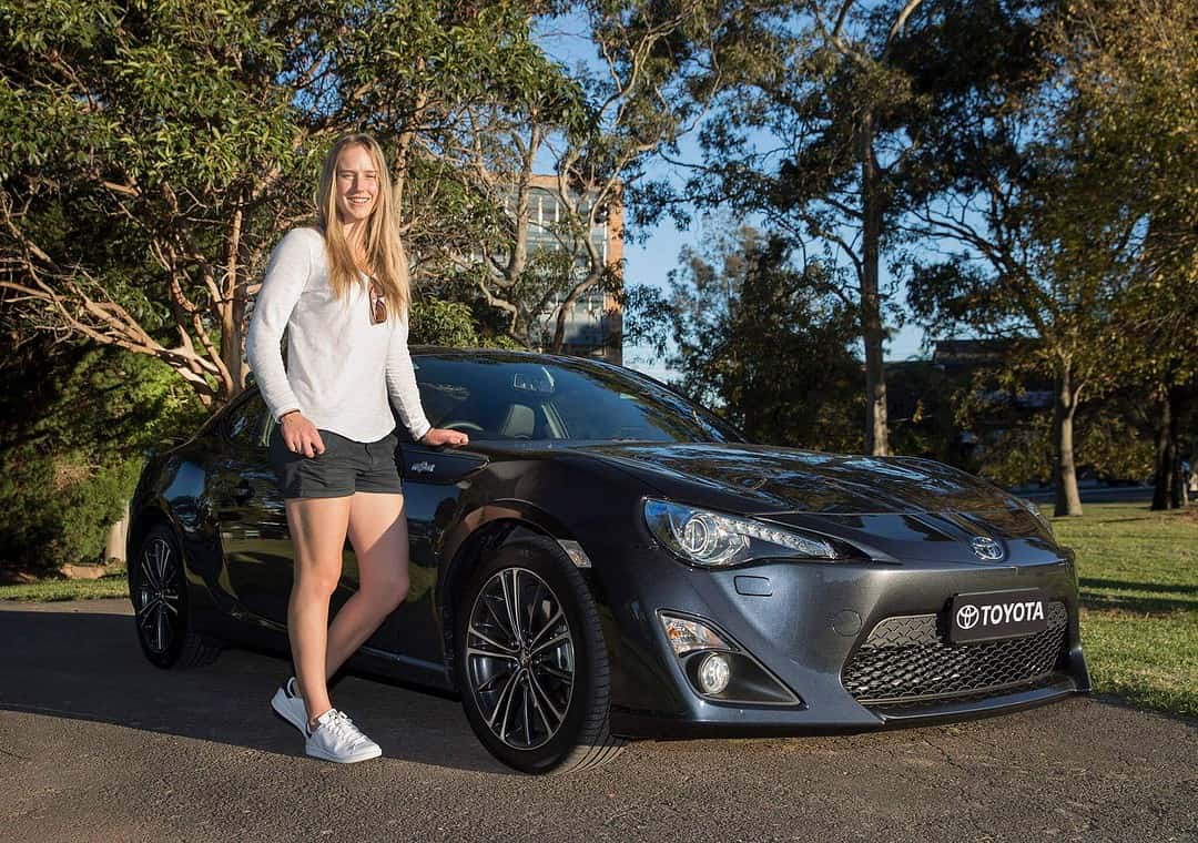 Ellyse Perry - Assets And Finances