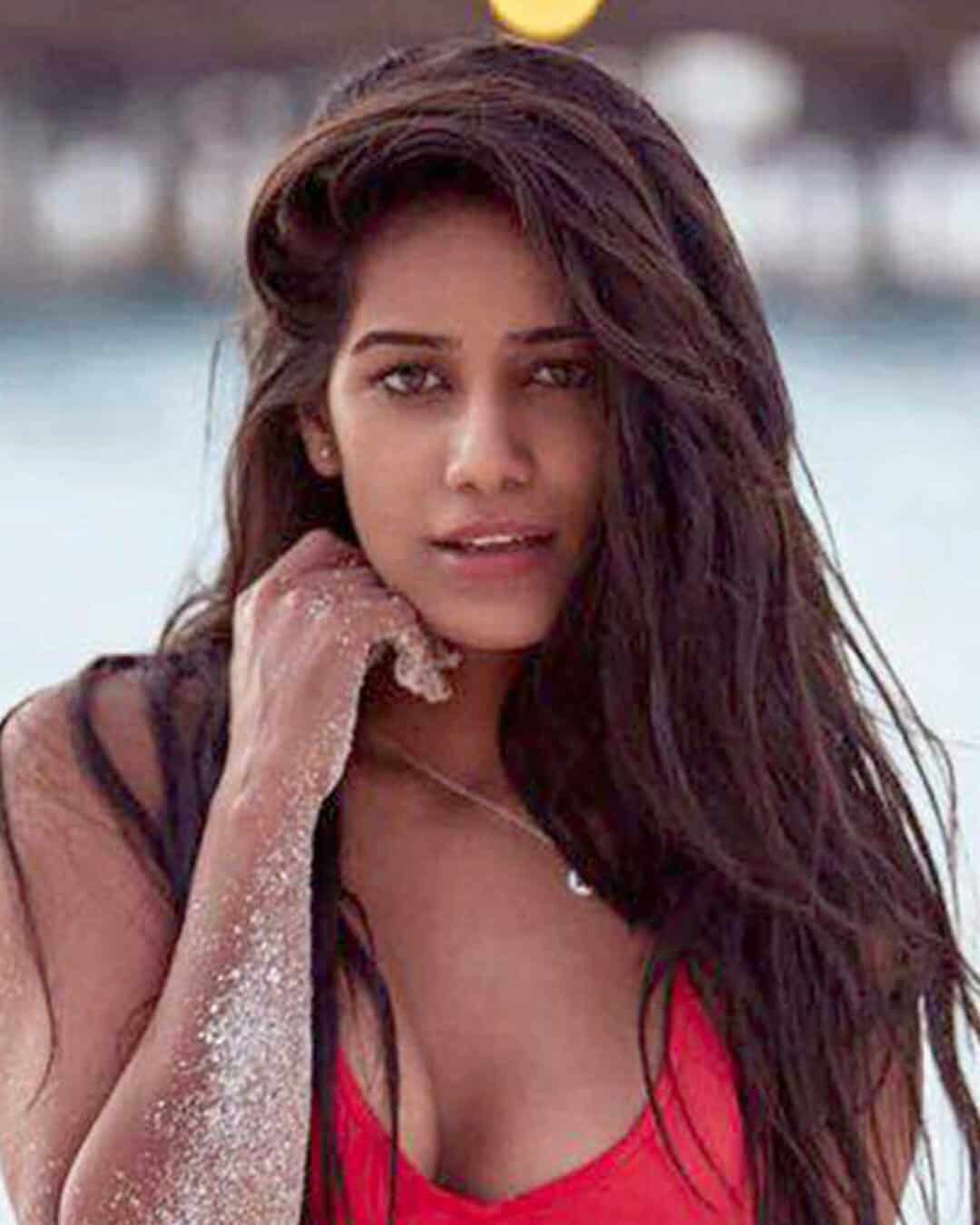 Poonam Pandey - Early Life And Upbringing