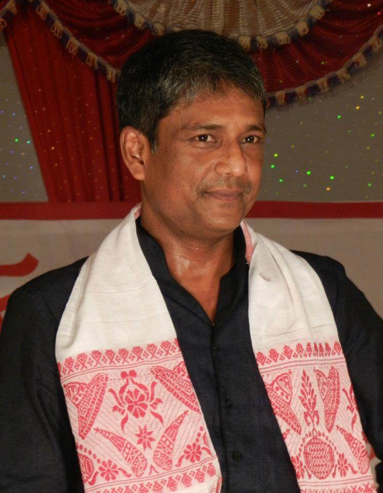 Adil Hussain : Net Worth, Height, Weight, Age, Affairs, Wiki, Facts and Figures 3 Adil Hussain - Selfie