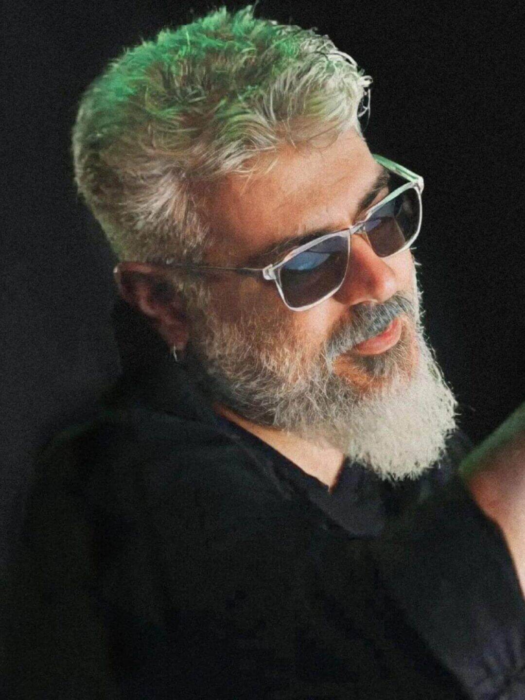 Ajith Kumar : Net Worth, Height, Weight, Age, Affairs, Wiki, Facts and Figures 3 Ajith Kumar Selfie