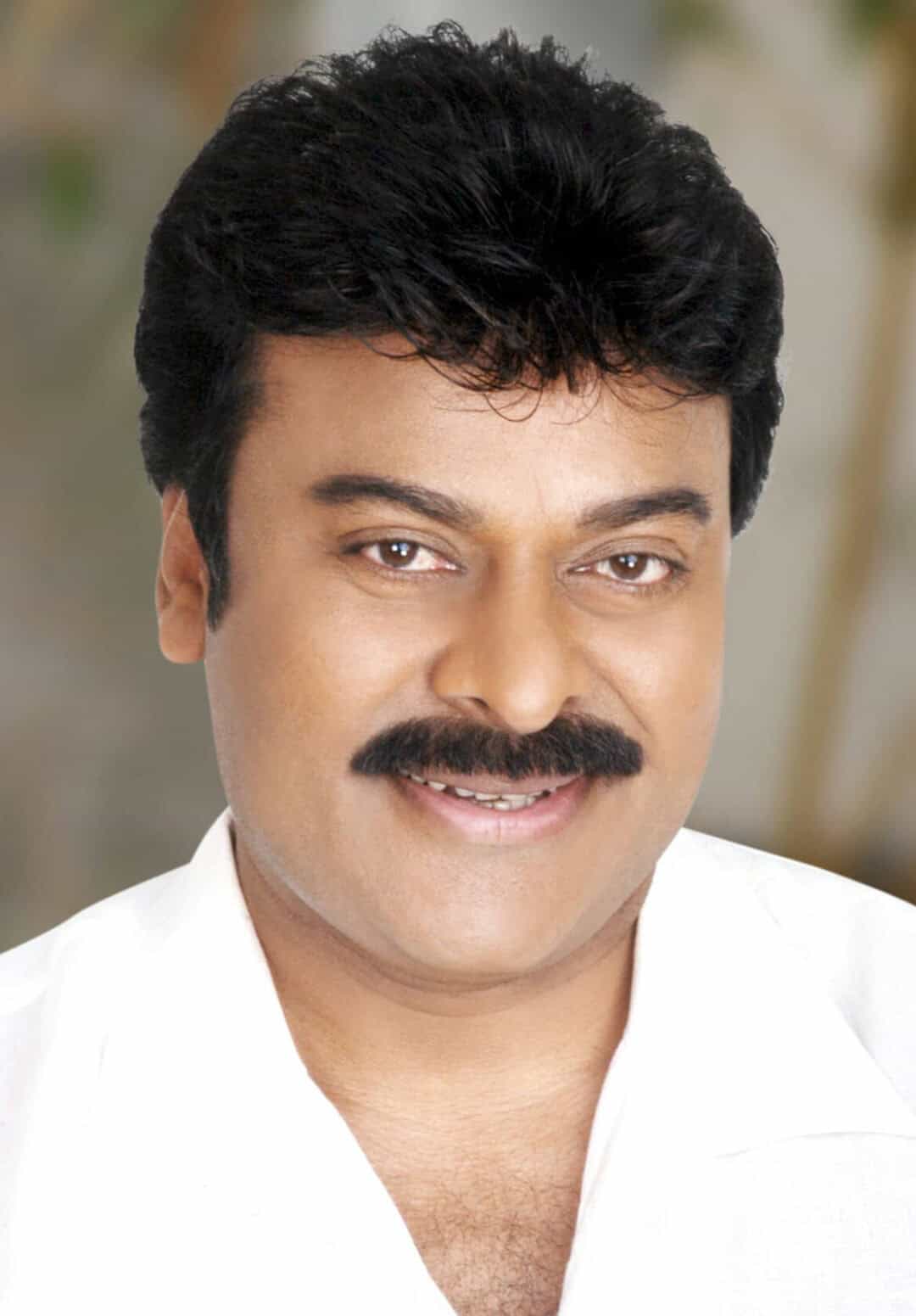 Chiranjeevi : Net Worth, Height, Weight, Age, Affairs, Wiki, Facts and Figures 3 Chiranjeevi - Selfie