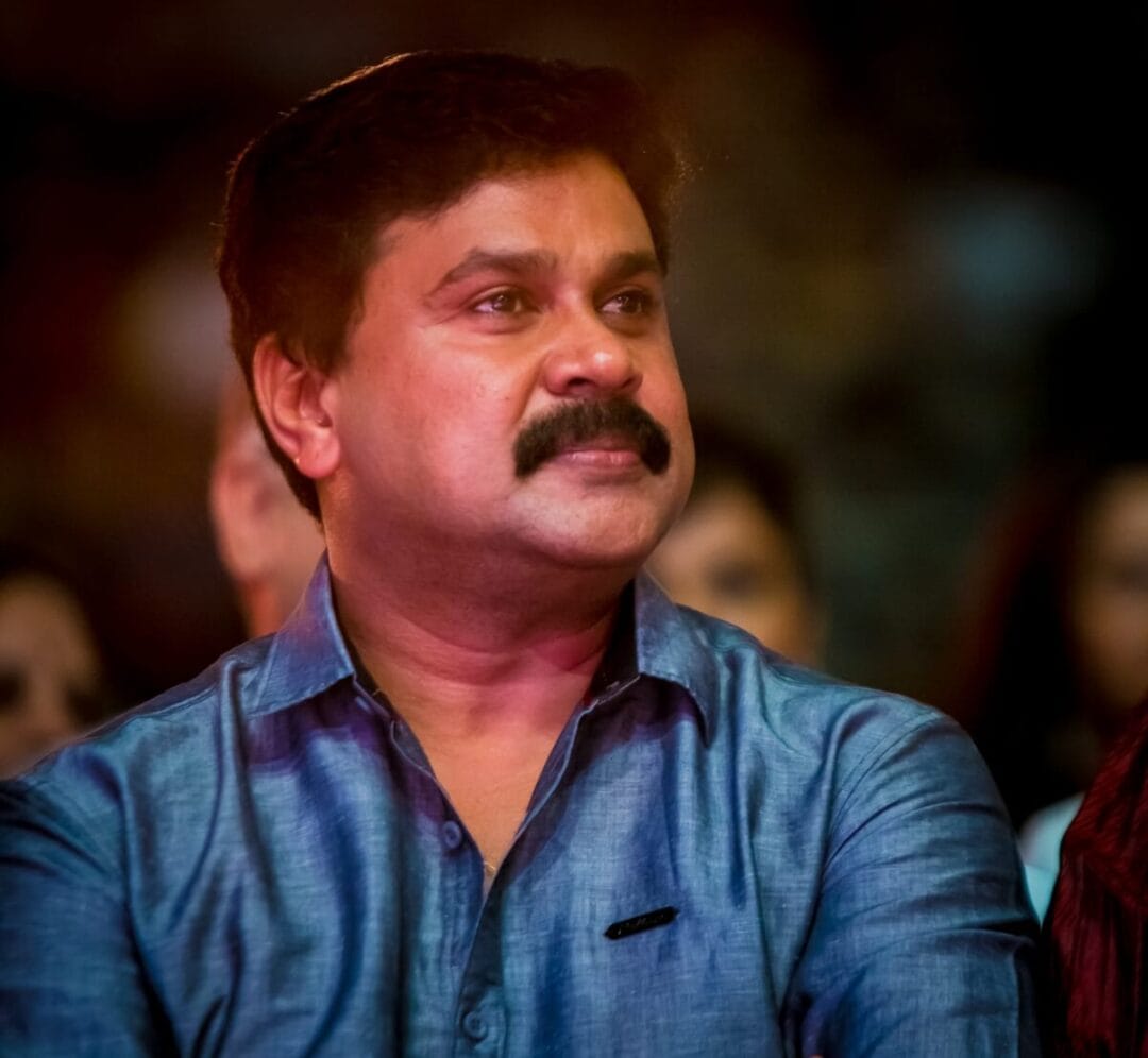 Dileep : Net Worth, Height, Weight, Age, Affairs, Wiki, Facts and Figures 3 Dileep - Selfie