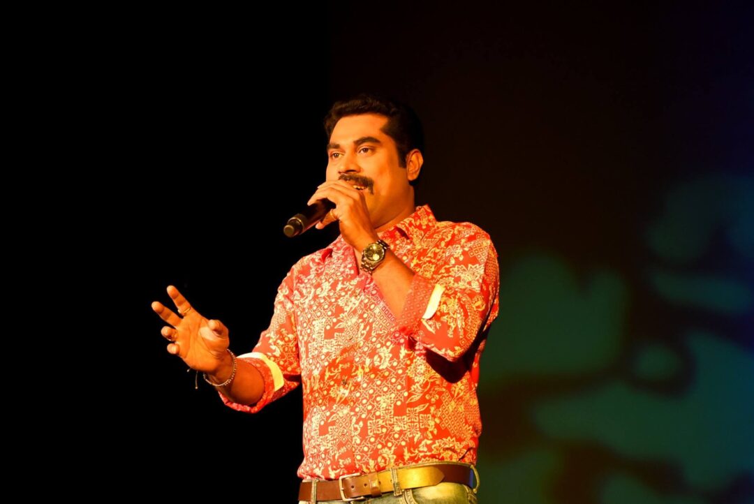 Suraj Venjaramoodu : Net Worth, Height, Weight, Age, Affairs, Wiki, Facts and Figures 3 Suraj Venjaramoodu - Selfie
