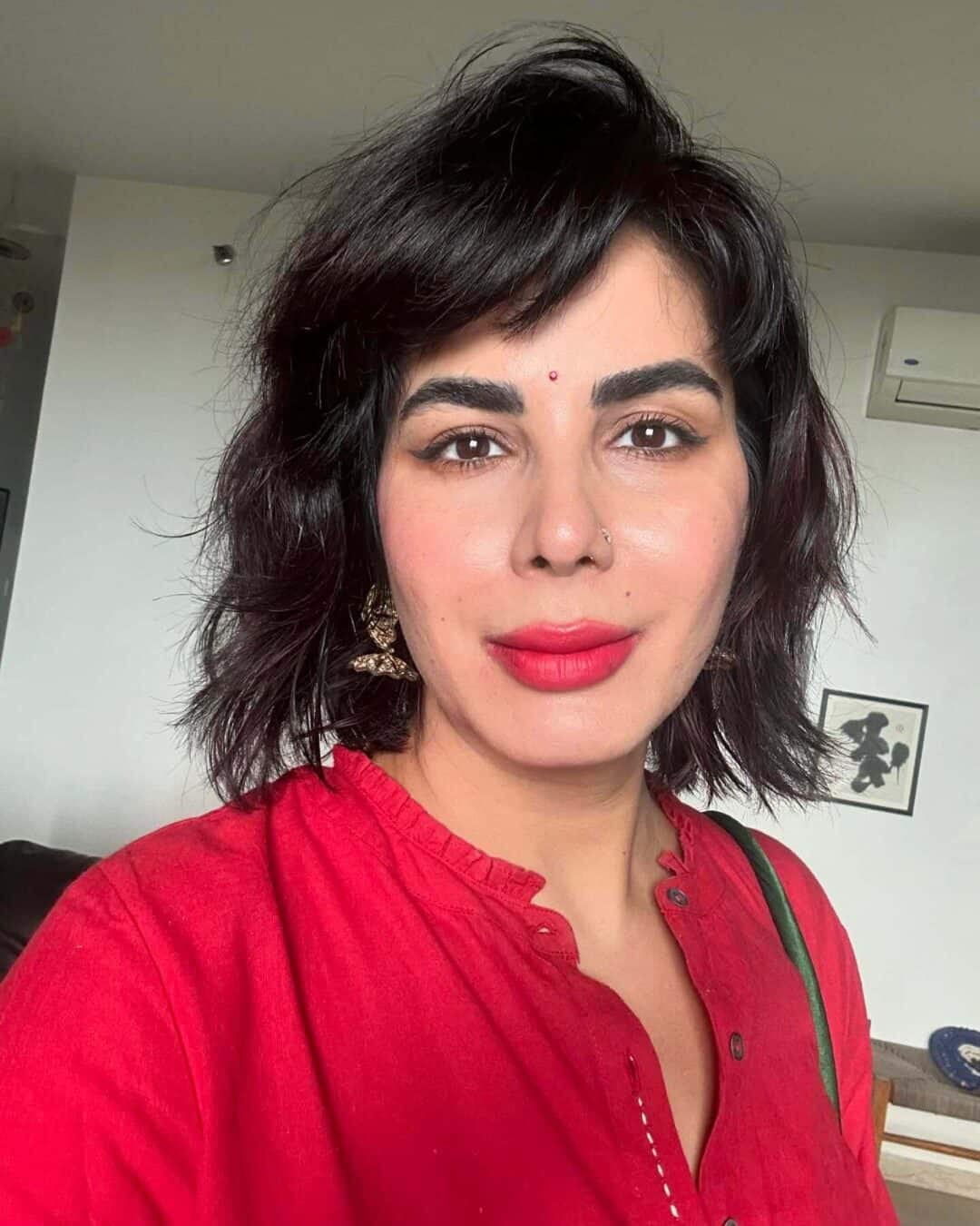 Kirti Kulhari : Net Worth, Height, Weight, Age, Affairs, Wiki, Facts and Figures 3 Kirti Kulhari - Selife