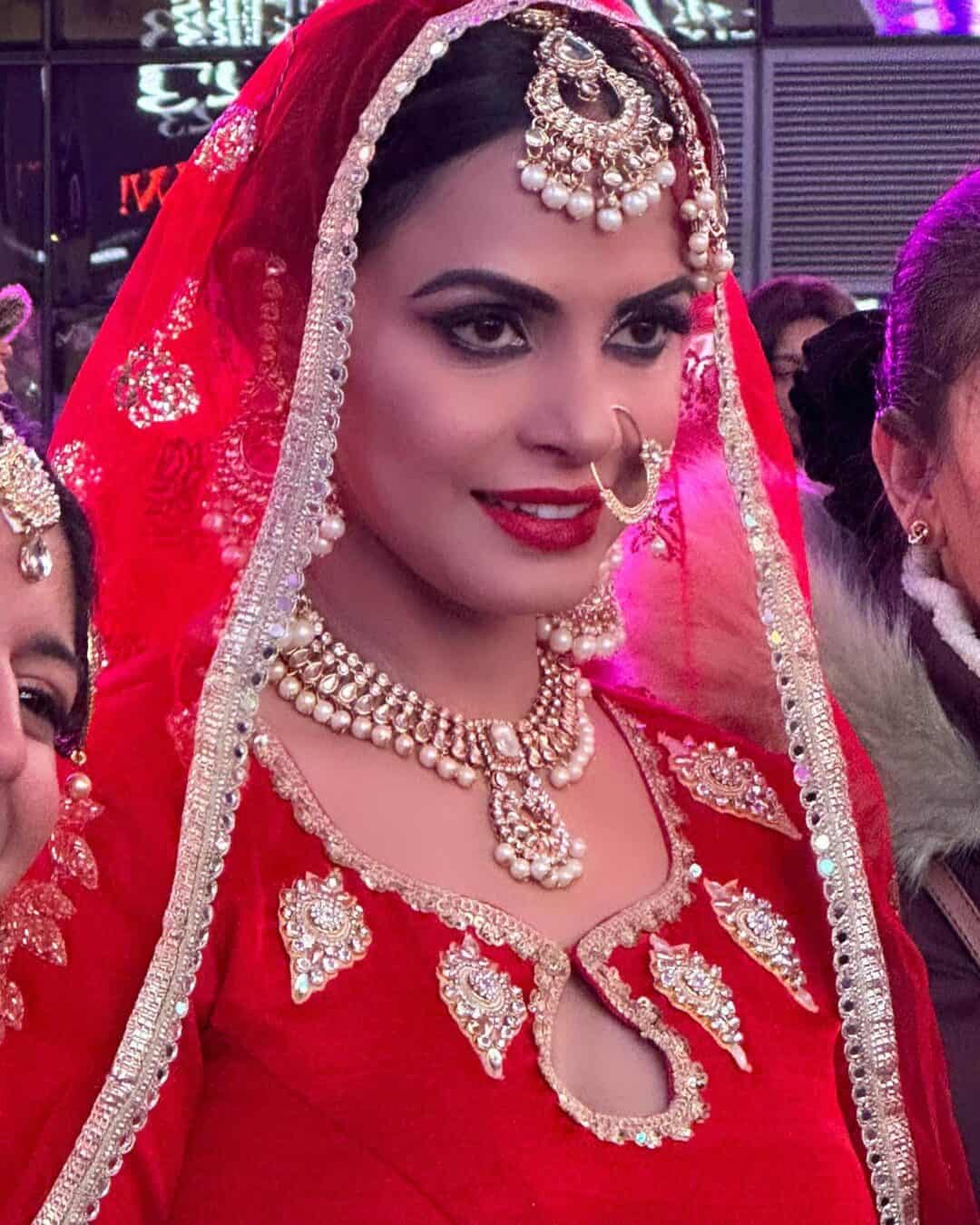 Nitu chandra : Net Worth, Height, Weight, Age, Affairs, Wiki, Facts and Figures 3 Nitu Chandra - Selfie