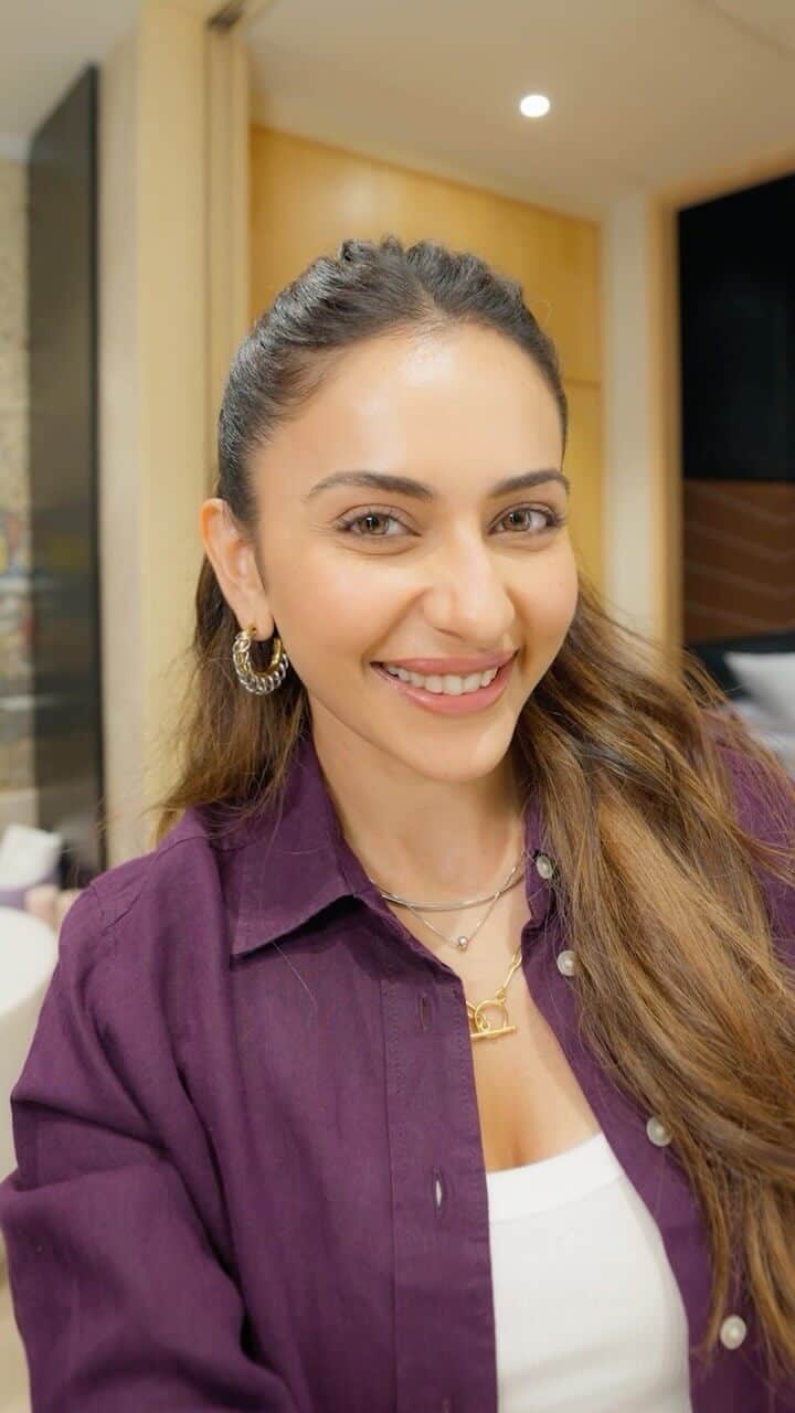 Rakul Preet Singh : Net Worth, Height, Weight, Age, Affairs, Wiki, Facts and Figures 3 Rakul Preet Singh - Selfie