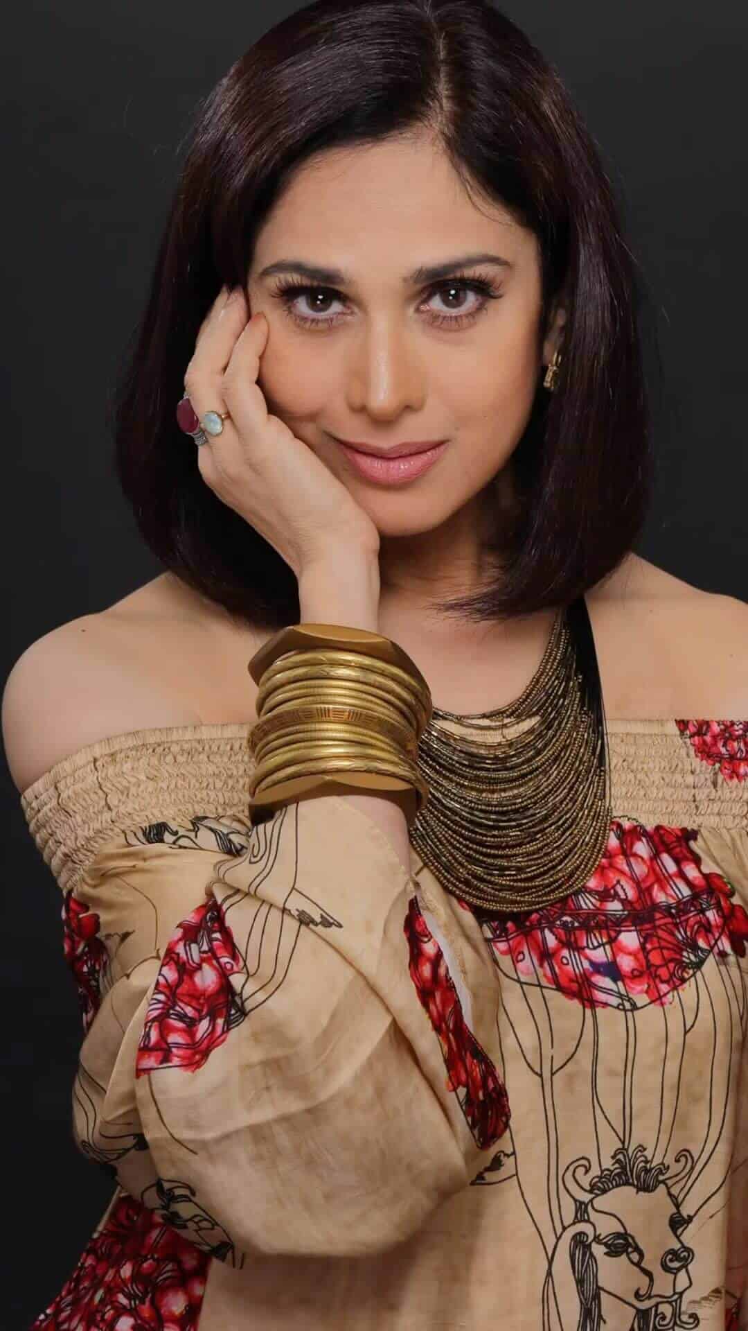 Meenakshi Sheshadri - Selife