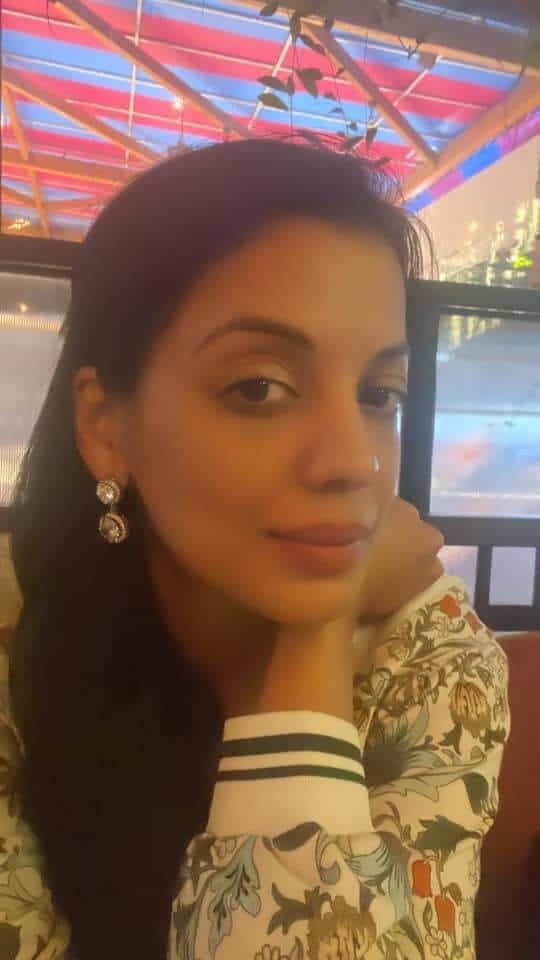 Mugdha Godse : Net Worth, Height, Weight, Age, Affairs, Wiki, Facts and Figures 4 Mugdha Godse - Selfie