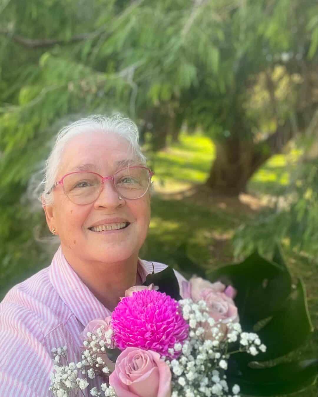 Nafisa Ali : Net Worth, Height, Weight, Age, Affairs, Wiki, Facts and Figures 3 Nafisa Ali - Selfie