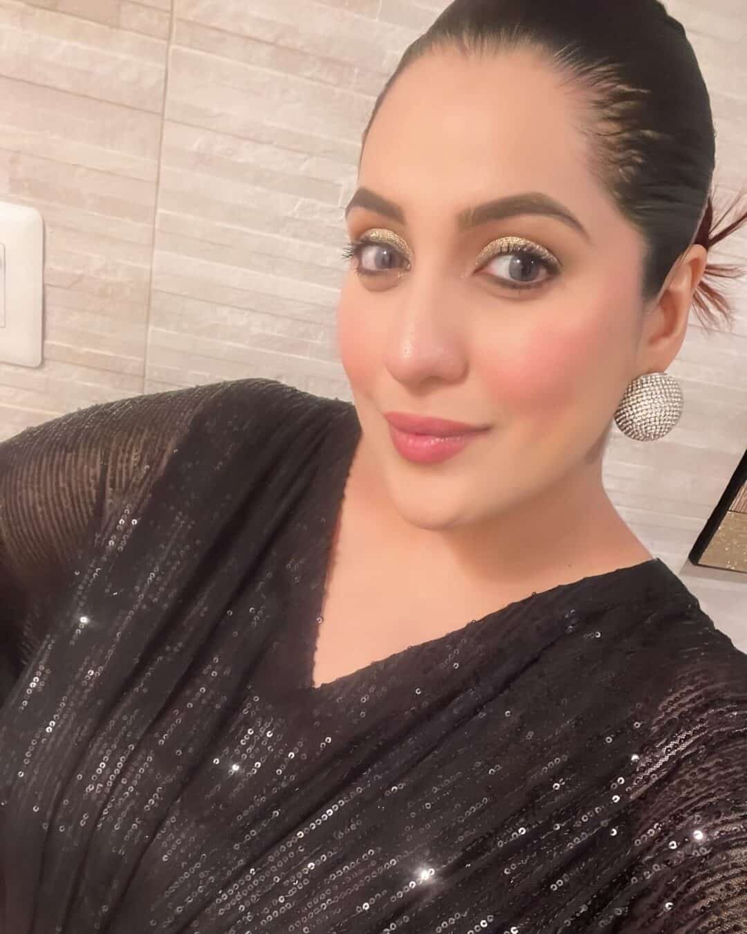 Neetu Singh - Selife