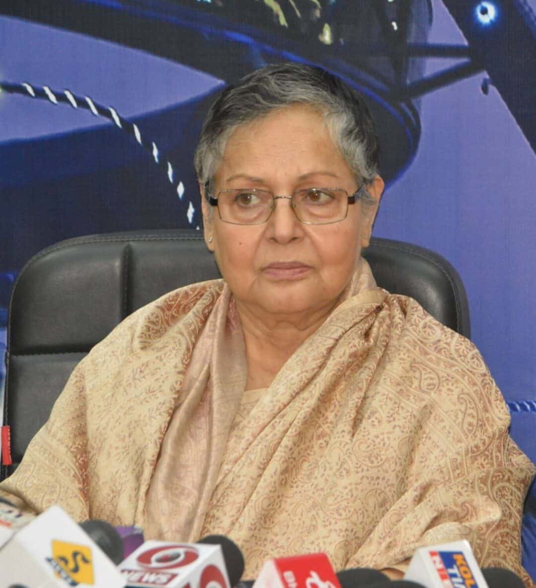 Rakhee Gulzar : Net Worth, Height, Weight, Age, Affairs, Wiki, Facts and Figures 4 Rakhee Gulzar - Rise To Stardom