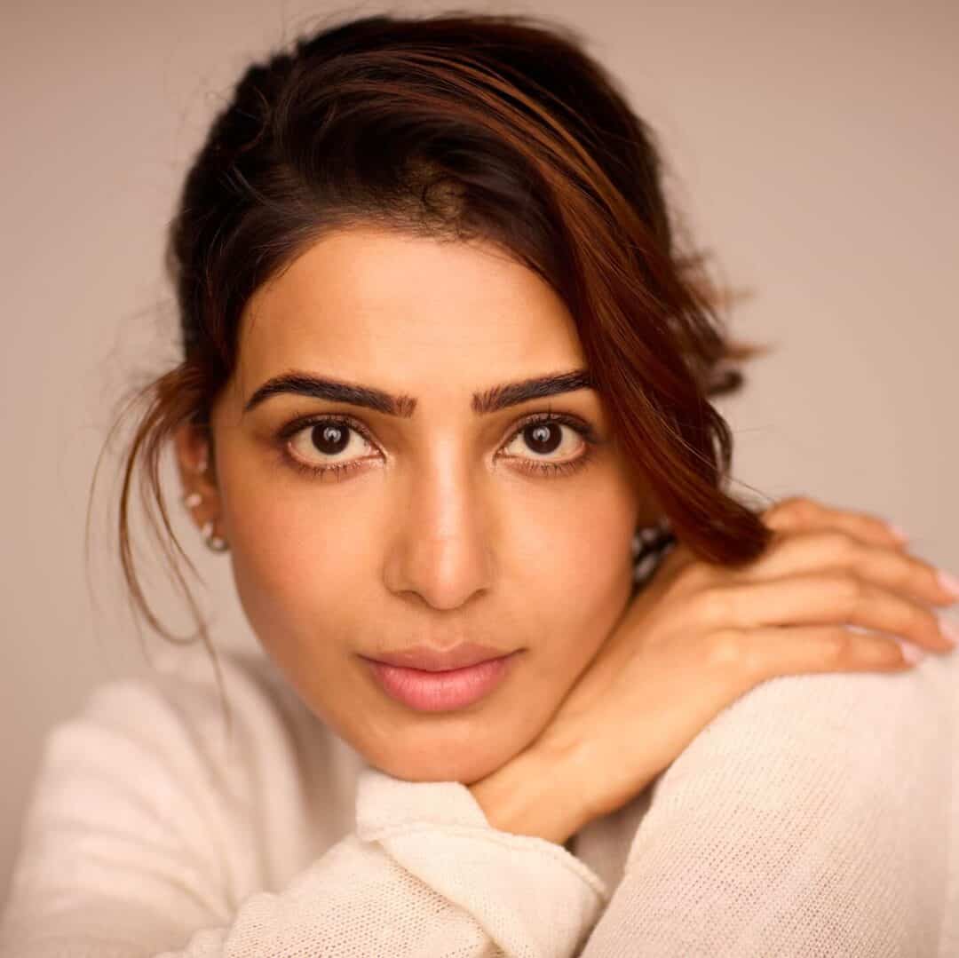 Samanth Ruth prabhu : Net Worth, Height, Weight, Age, Affairs, Wiki, Facts and Figures 3 Samanth Ruth Prabhu - Selfie