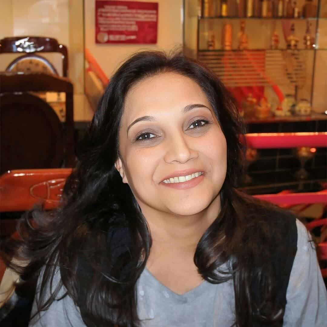 Tina Ambani : Net Worth, Height, Weight, Age, Affairs, Wiki, Facts and Figures 4 Tina Ambani - Selfie