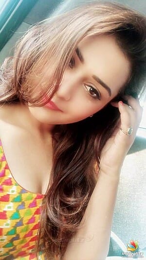 Anjana Sukhani Selfie