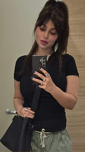 Ayesha Takia Selfie Image