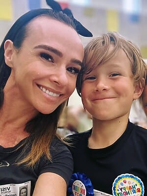 Danielle Harris Selffie