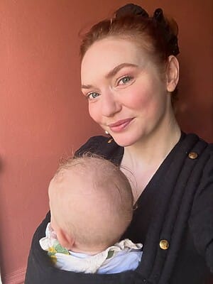 Eleanor Tomlinson Selfie