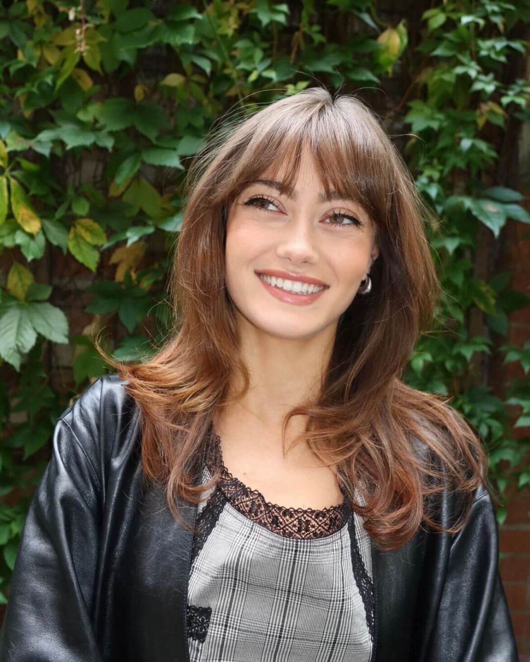 Ella Purnell : Net Worth, Height, Weight, Age, Affairs, Wiki, Facts and Figures 3 Ella Purnell - Selfie