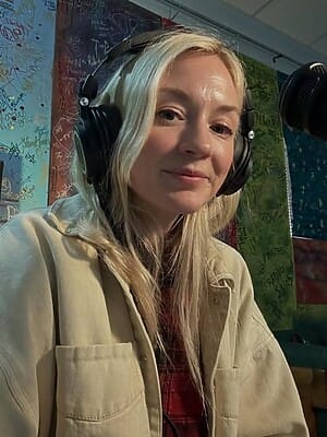 Emily Kinney Selfie