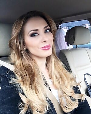 Iulia Vantur Selfie