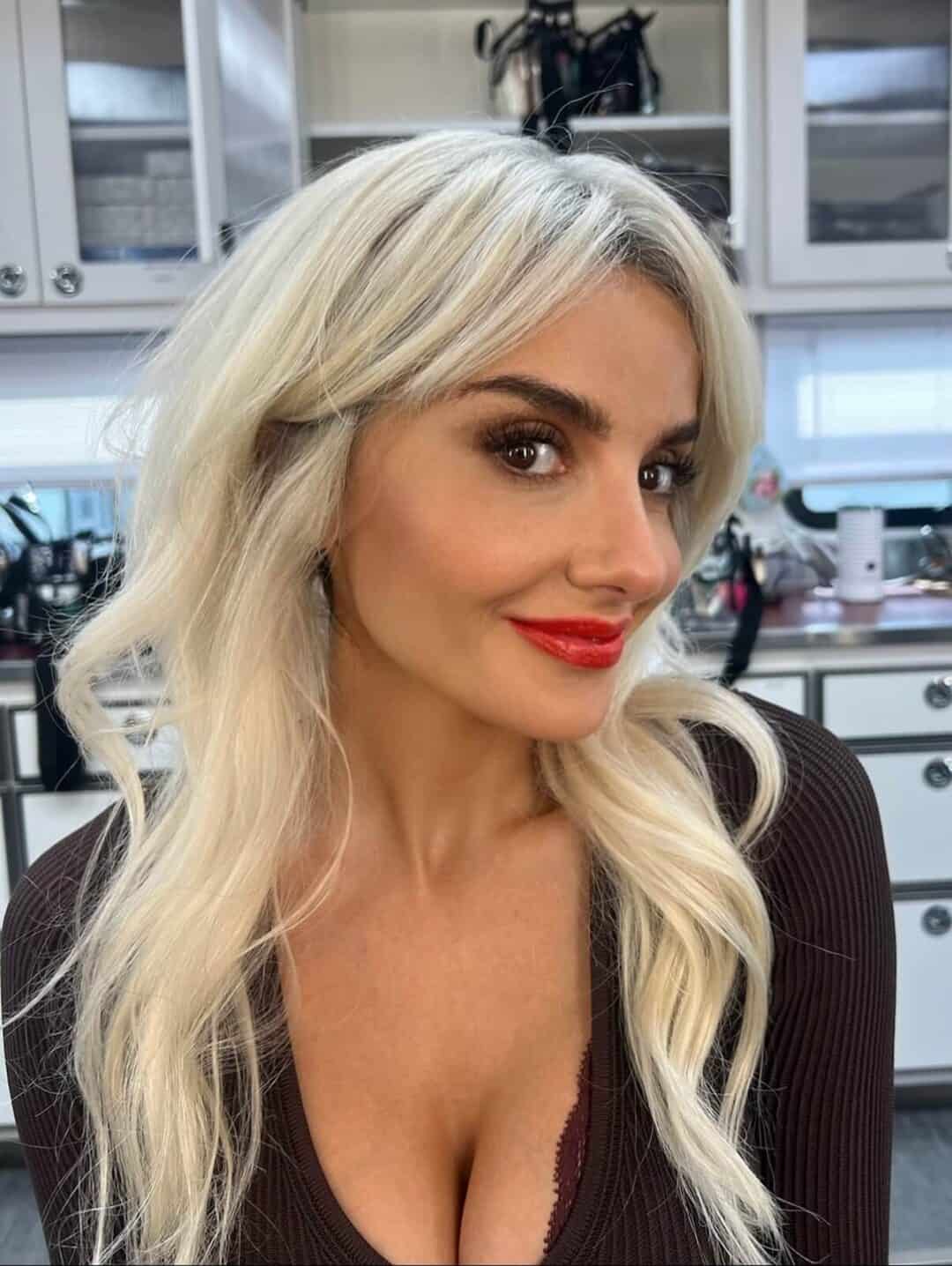 Mikaela Hoover - Selfie