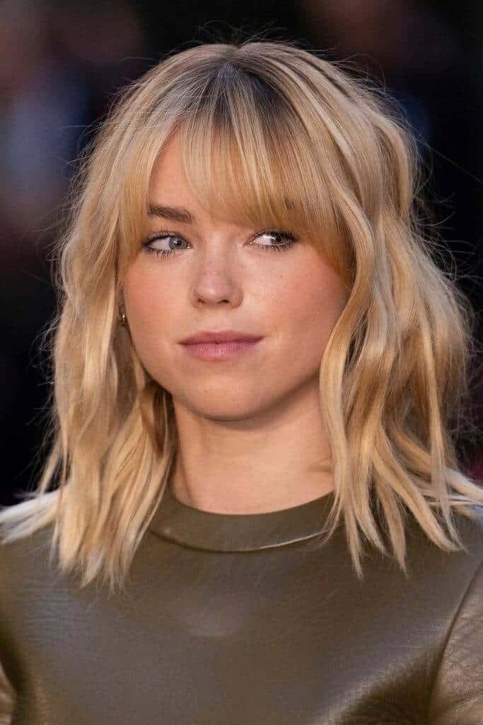 Milly Alcock : Net Worth, Height, Weight, Age, Affairs, Wiki, Facts and Figures 3 Milly Alcock - Selfie