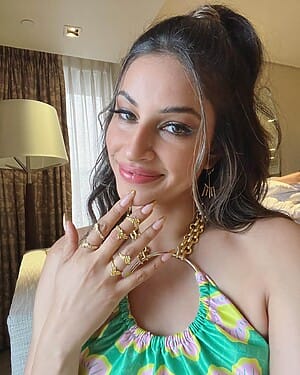 Richa Moorjani Selfie