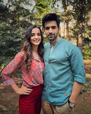 Sanaya Irani Family And Relationships