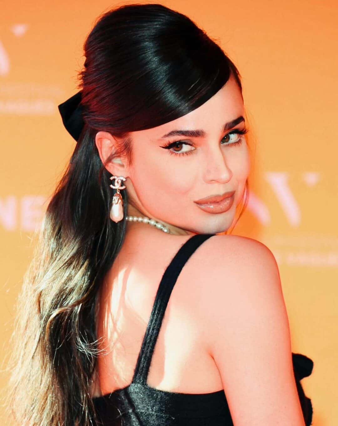 Sofia Carson : Net Worth, Height, Weight, Age, Affairs, Wiki, Facts and Figures 3 Sofia Carson - Selfie