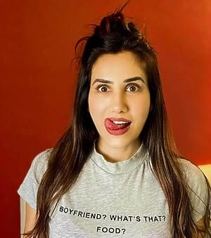 Sonnalli Seygall Early Life And Upbringing