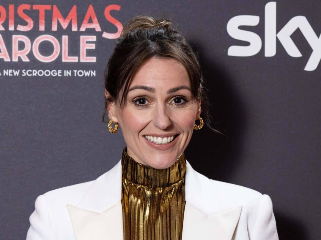 Suranne Jones : Net Worth, Height, Weight, Age, Affairs, Wiki, Facts and Figures 3 Suranne Jones - Selfie