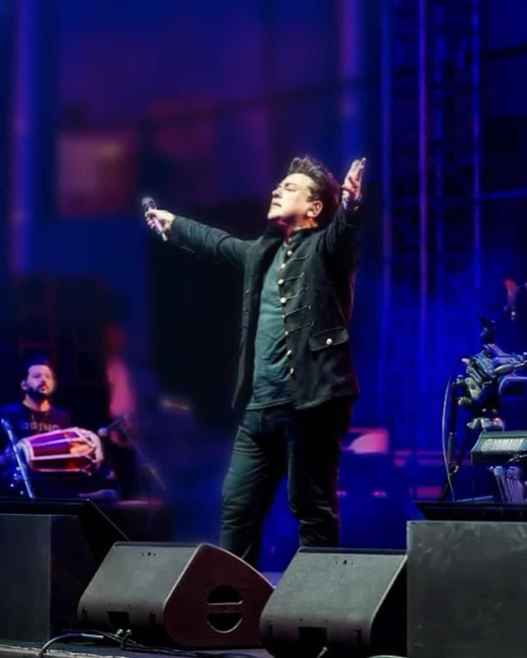 Adnan Sami : Net Worth, Height, Weight, Age, Affairs, Wiki, Facts and Figures 2 Adnan Sami - Rise To Stardom