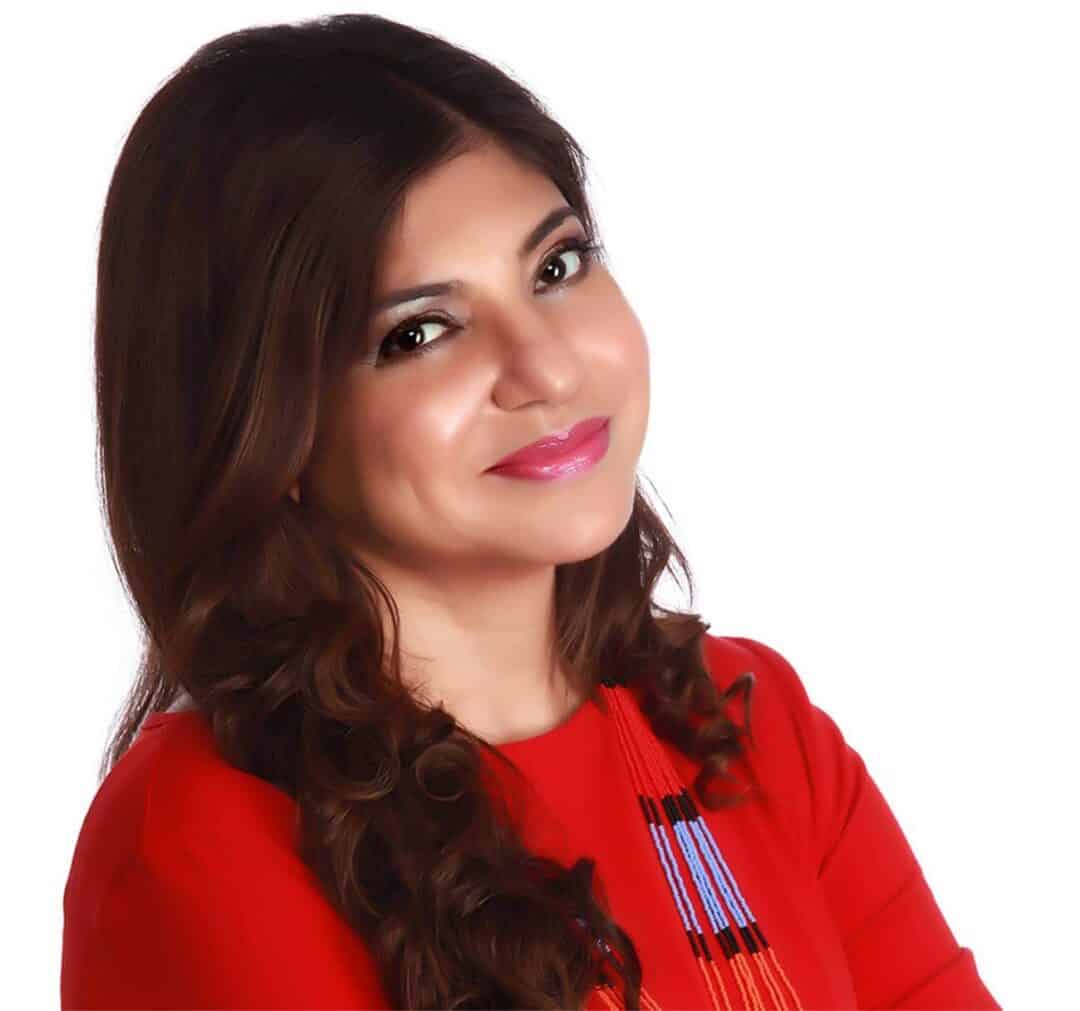 Alka Yagnik : Net Worth, Height, Weight, Age, Affairs, Wiki, Facts and Figures 3 Alka Yagnik - Selfie